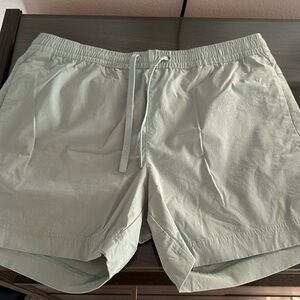 Cuts resort shorts medium